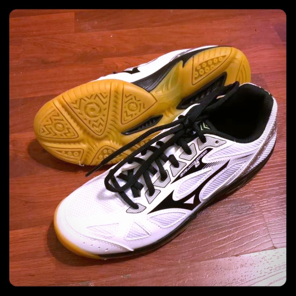 mizuno cyclone speed volleyball court shoes